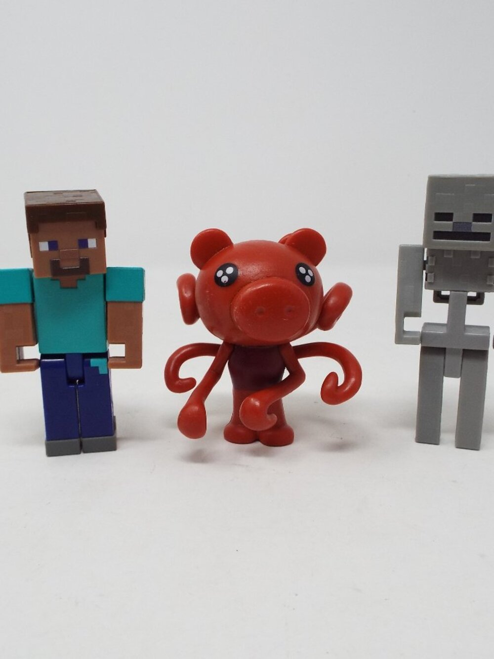 3 Pcs Roblox Figures Bundle #519